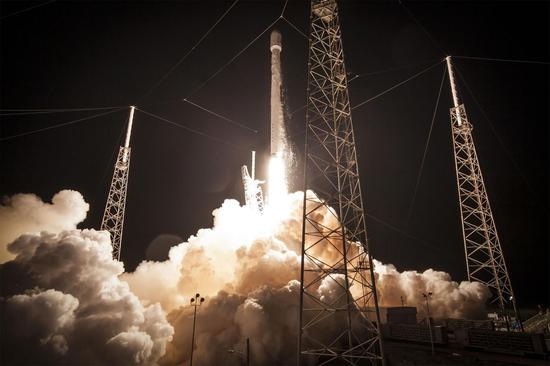 SpaceX即将获准向更低轨道空间发射卫星竞争对手担忧此举会让太空更为拥挤